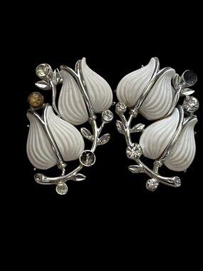 Vintage Lisner White Tulip Thermoset Rhinestone Clip Earrings